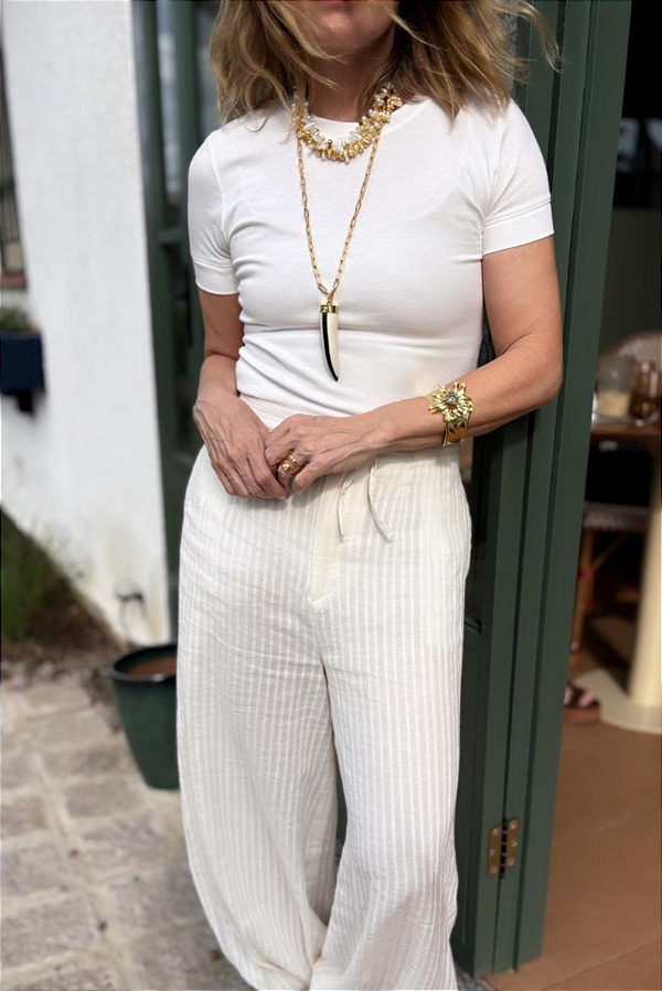 Colar Dourado Longo Dente Marfim com Listra Preta