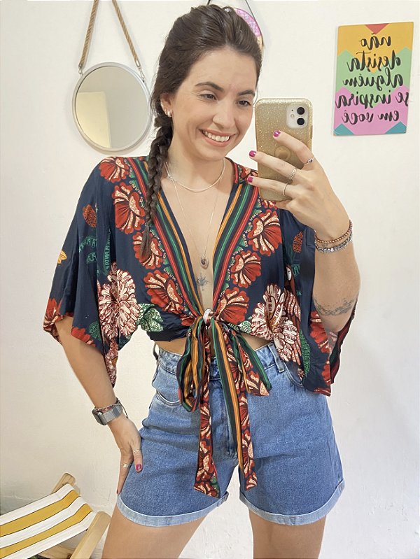 BLUSA AMARRAÇÕES ARARA TROPICAL