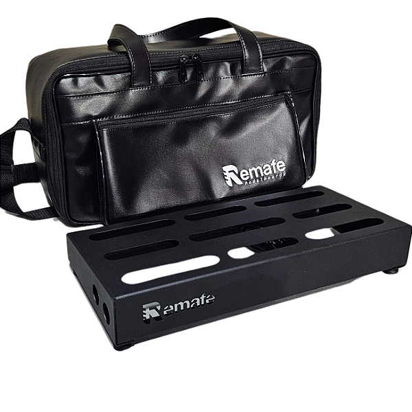 Pedalboard 20x40cm com elétrica + Softbag Premium