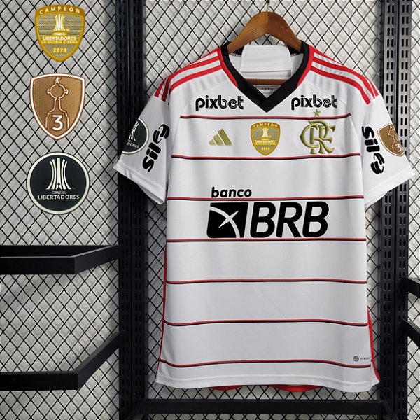 Flamengo lança camisa com homenagem à torcida; jogadores usarão patchs de  seus estados