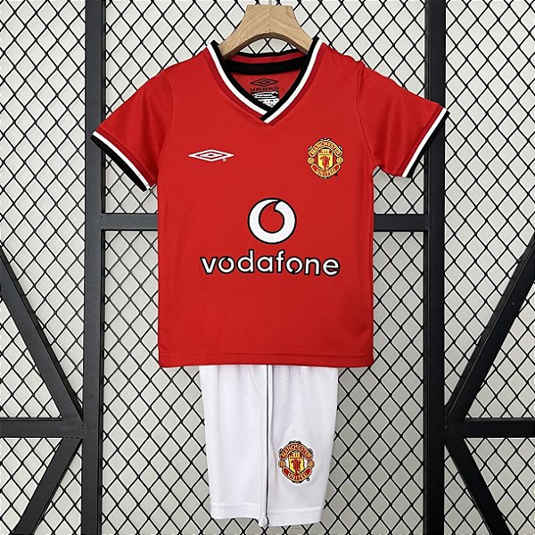 Kit Infantil Manchester United 1 Retrô Camisa e Short 2000 / 2001