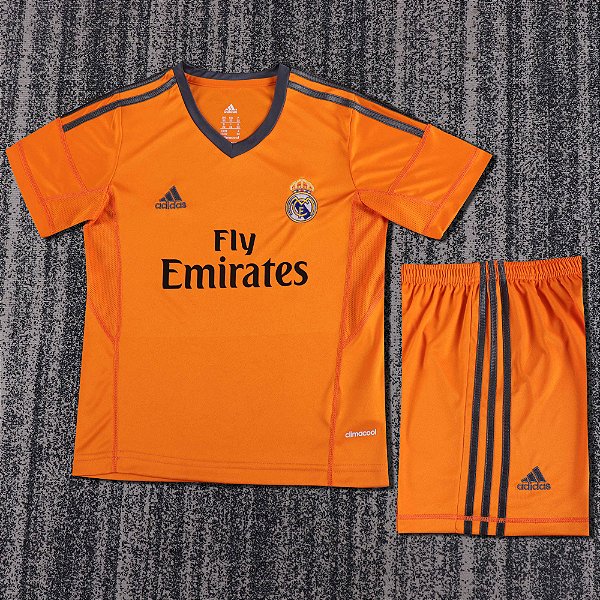 Kit Infantil Real Madrid 3 Retrô Camisa e Short 2013 / 2014