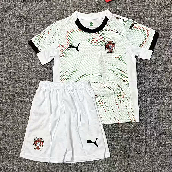 Novo Kit Infantil Portugal 2 Camisa e Short 2025 / 2026