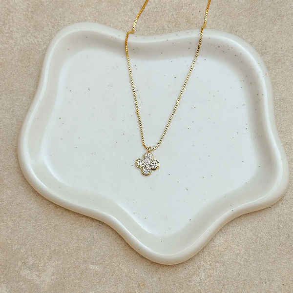COLAR MINI TREVO ZIRCONIAS GOLD