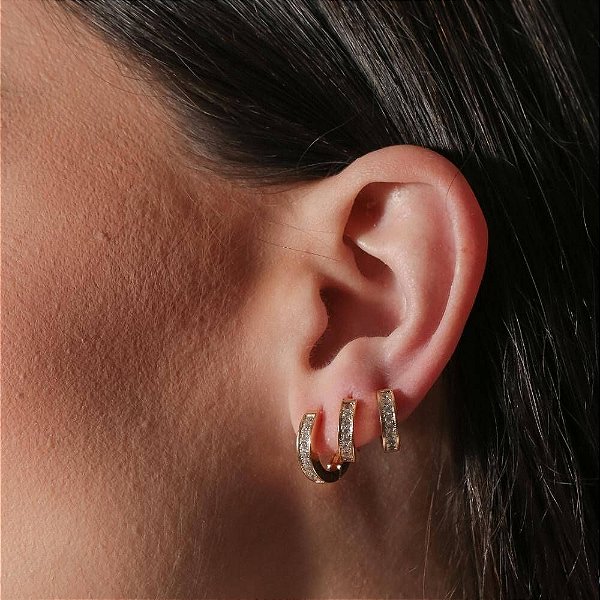 Kit de brincos de argolinhas cravejadas de zircônia folheado a ouro 18k