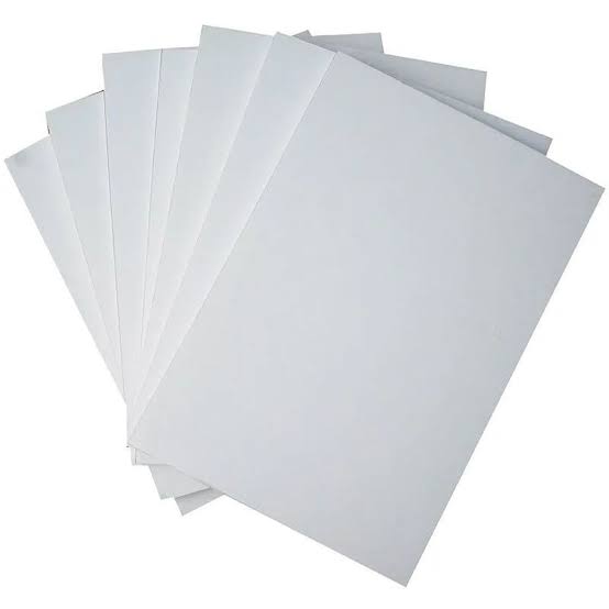 Placa de PS branco 2mm 0.600 x 0.400 adesivada com vinil impresso