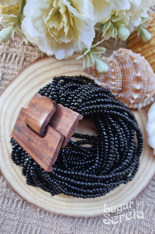Pulseira Miçanga e Fecho de Madeira - Preto