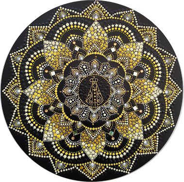 Mandala Nossa Senhora de Aparecida dourada