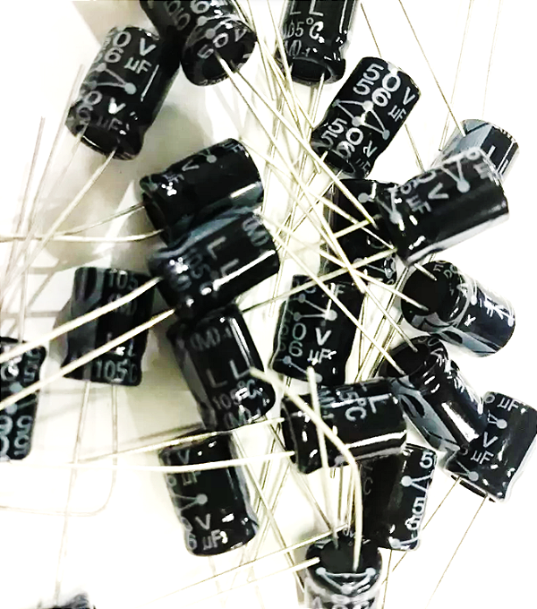 CAPACITOR ELETROLÍTICO 105° 56UF X 50V