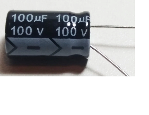CAPACITOR ELETROLÍTICO 105° 100UF X 100V