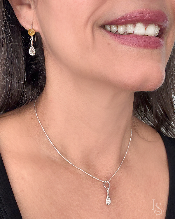 Brinco Raquete de Tênis com Olho de Tigre em prata 950 gancho/anzol