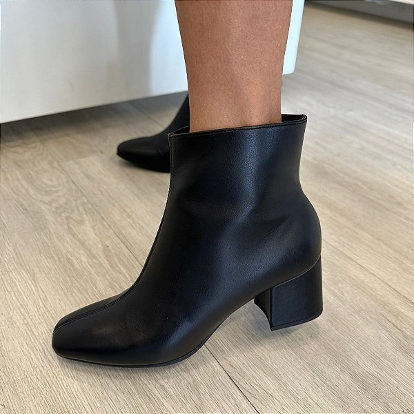Bota salto baixo bloco Preto Layla
