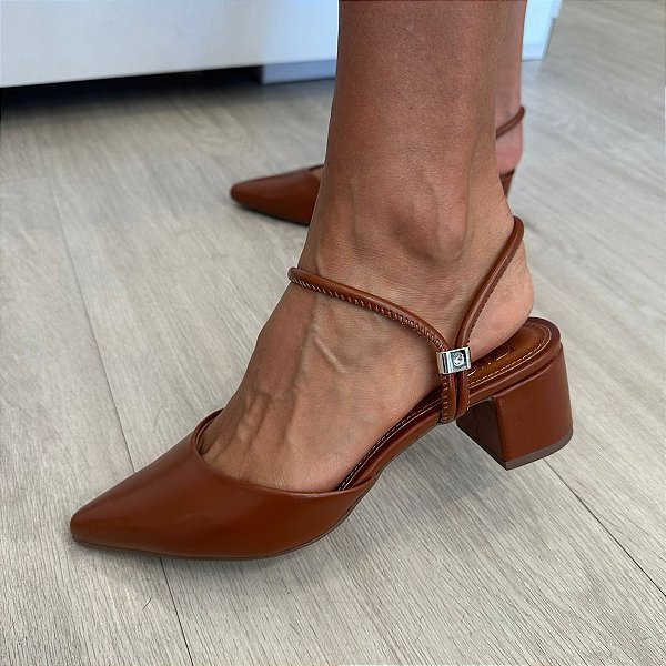 Scarpin Rosita Caramelo salto bloco