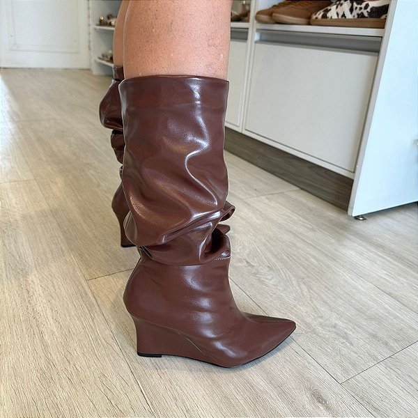Bota cano médio Slouchy Bianca marrom