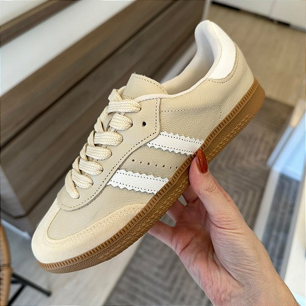 Tênis couro inspira Samba nude/branco