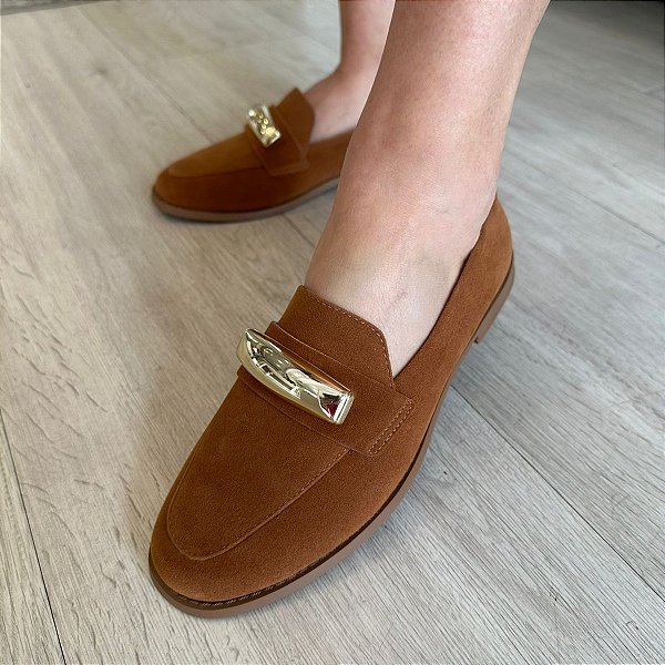 Mocassim Isis caramelo com bridão dourado