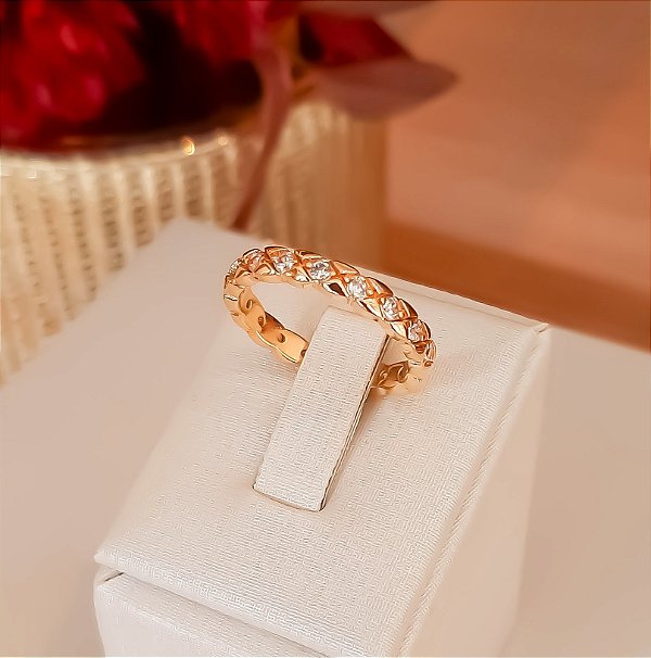 Anel aparador com pontos de zircônias