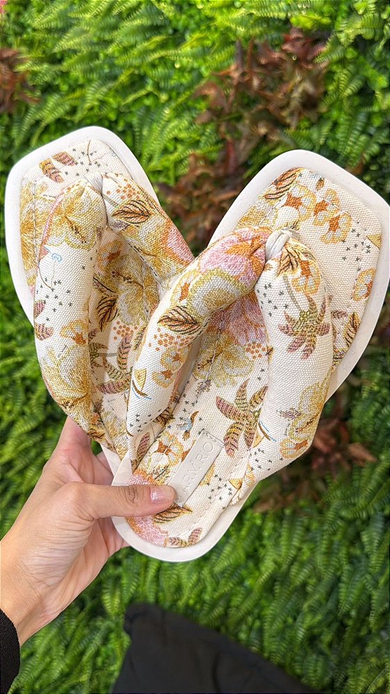 Sandália Puff Flatform Ilha de Flor