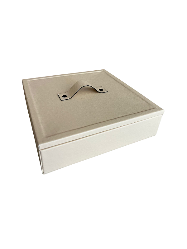 CAIXA EM MDF COM REVESTIMENTO EM PU