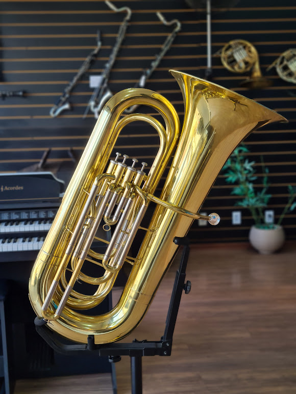 Tuba 4/4 Yamaha YBB 321 c/ 4 pistos em Si bemol (SEMINOVO) - #104536