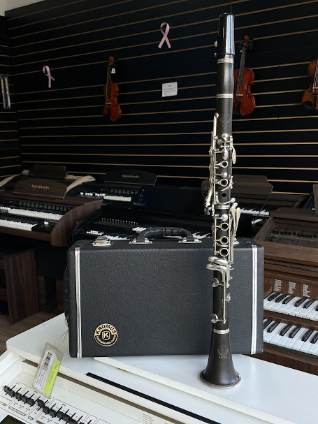 Clarinete Eagle Si bemol modelo CL-04 (SEMINOVO) #CB1204126
