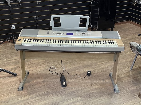 Piano Yamaha DGX-620 (SEMINOVO) #NTBO101761