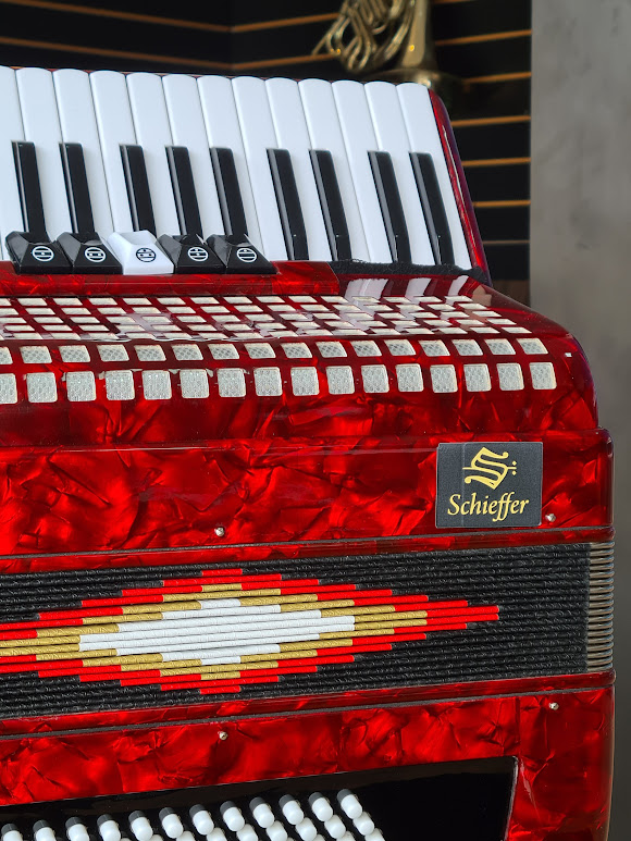 ACORDEON 60 BAIXOS SCHIEFFER VERMELHO PEROLADO (VITRINE) PARCELAMOS EM ATE 10X S/ JUROS #PW2941-Cod.003