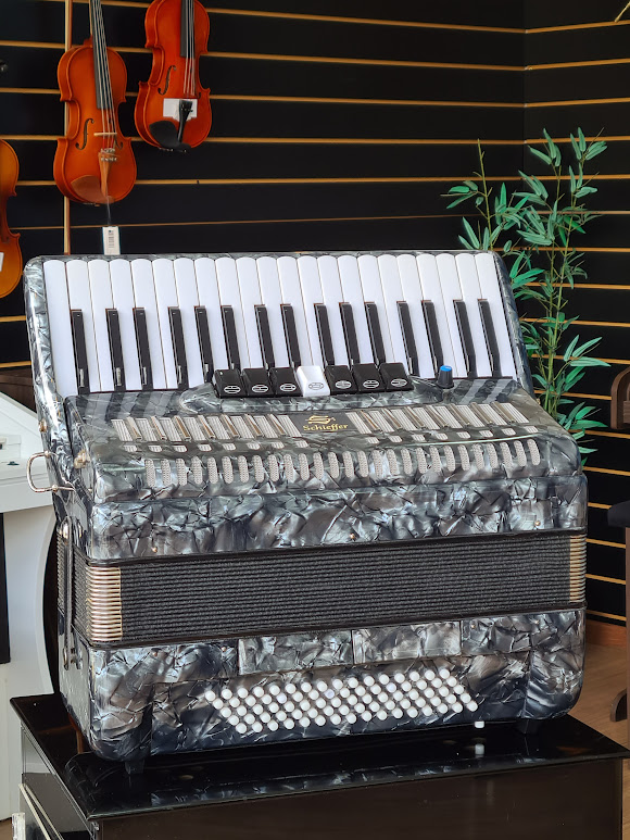 ACORDEON 80 BAIXOS SCHIEFFER PRETO PEROLADO (VITRINE) PARCELAMOS EM ATE 10X S/ JUROS #PW2955