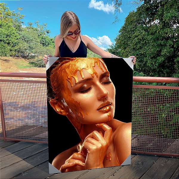 Quadro Decorativo Canvas Beleza Feminina Mulher Com Tinta Dourada no Rosto Gold Vertical