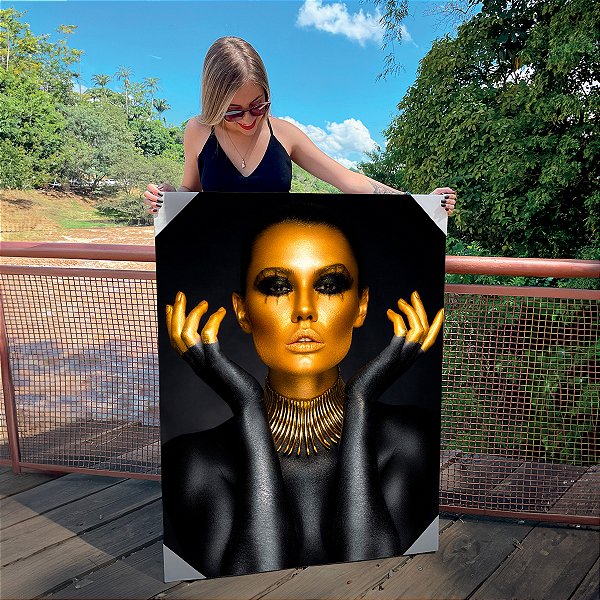 Quadro Decorativo Canvas Beleza Feminina Mulher Com Maquiagem Black Gold Colar Dourado Vertical