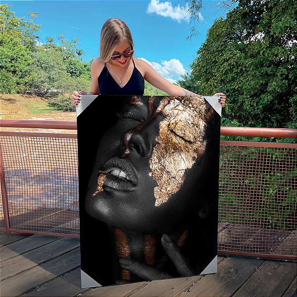 Quadro Decorativo Canvas Beleza Femina Mulher Com Maquiagem Black e Folhas de Ouro Vertical