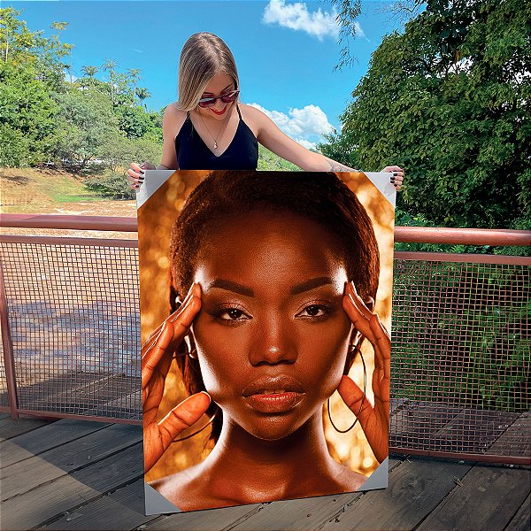 Quadro Decorativo Canvas Mulher Beleza Feminina Brincos de Argola Gold Mãos no Rosto Vertical