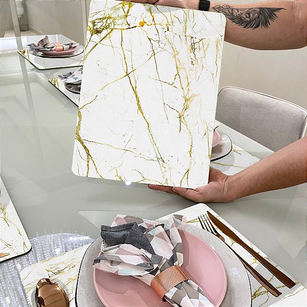 3002] Kit 8 Peças Mesa Posta - 4 Sousplast para Pratos e 4 Porta Copos Marmore Carrara Gold