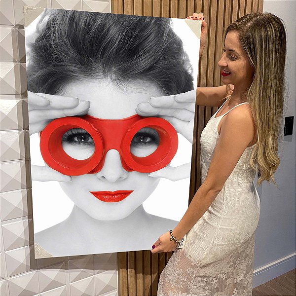 Quadro Decorativo Flutuante Mulher com Binóculos e Batom Vermelho