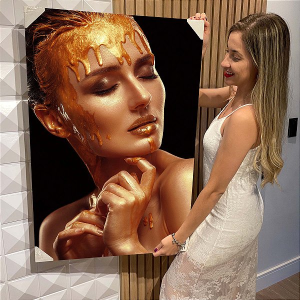 Quadro Decorativo Mulher com Maquiagem Dourada Gotas de Tinta Dourada