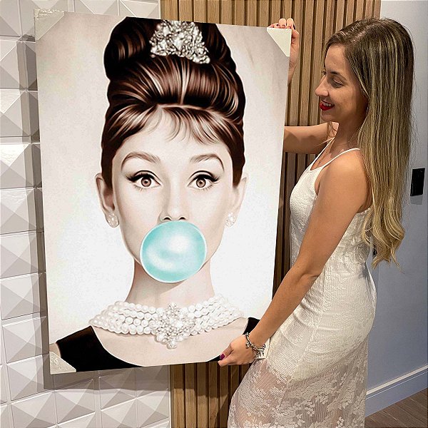 Quadro Decorativo Flutuante Audrey Hepburn com Bola de Chicletes Azul