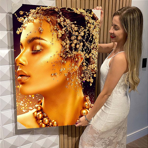 Quadro Decorativo Flutuante Mulher com Maquiagem Preto e Dourada Beleza Feminina
