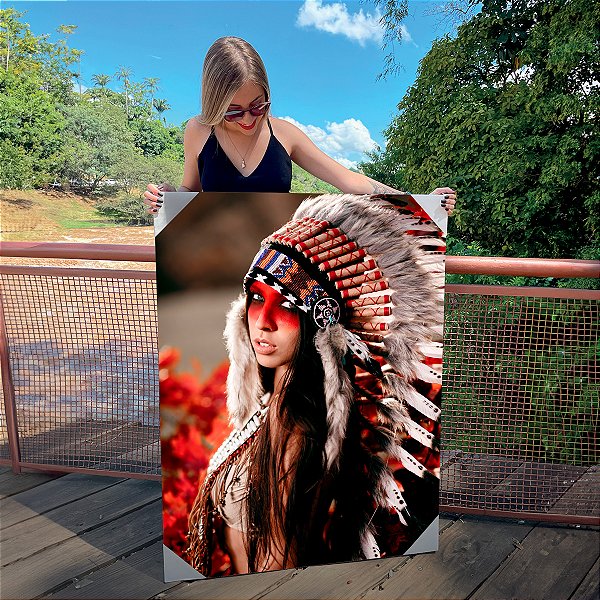 Quadro Decorativo Canvas Índia com Cocar de Penas Maquiagem Indígena Vertical