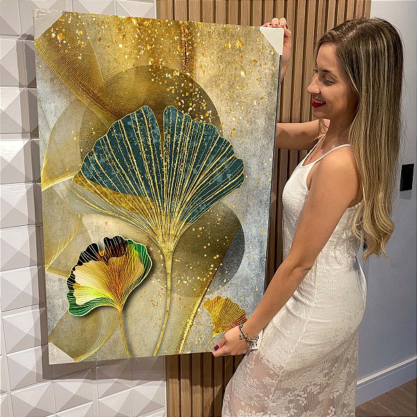 Quadro Decorativo Flutuante Abstrato Composição de Folhas Verdes com Detalhes Dourados Vertical
