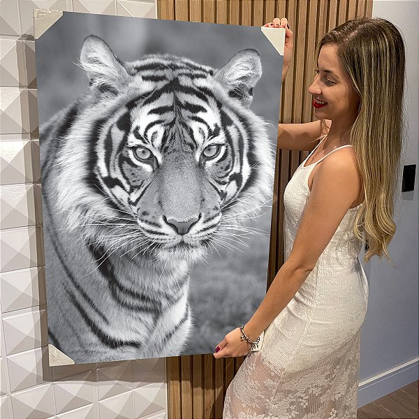 Quadro Decorativo Flutuante Animal Selvagem Face Tigre em Preto e Branco Vertical