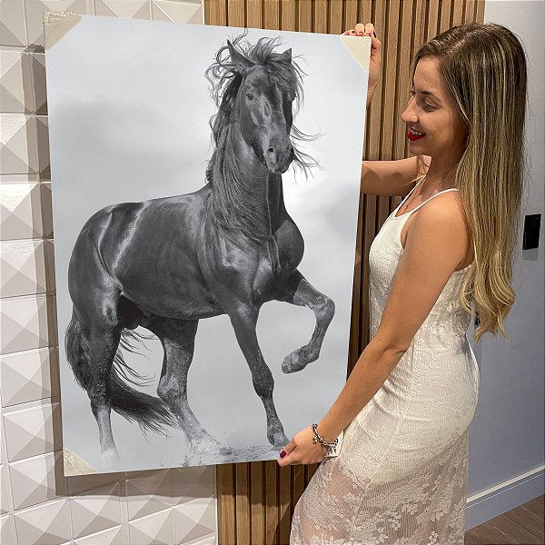 Quadro Decorativo Flutuante Animal Cavalo Preto e Branco Trotanto Vertical