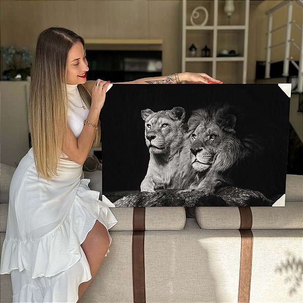 Quadro Decorativo Flutuante Animal Selvagem Casal de Leões Sentados Preto e Branco Horizontal