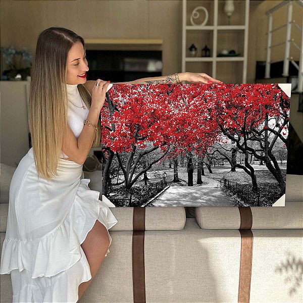 Quadro Decorativo Flutuante Floresta de Árvores com folhas Vermelhas e Fundo Preto e Branco Horizontal