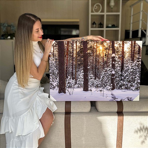 Quadro Decorativo Flutuante Paisagem de Floresta com Árvores Secas na Neve Horizontal