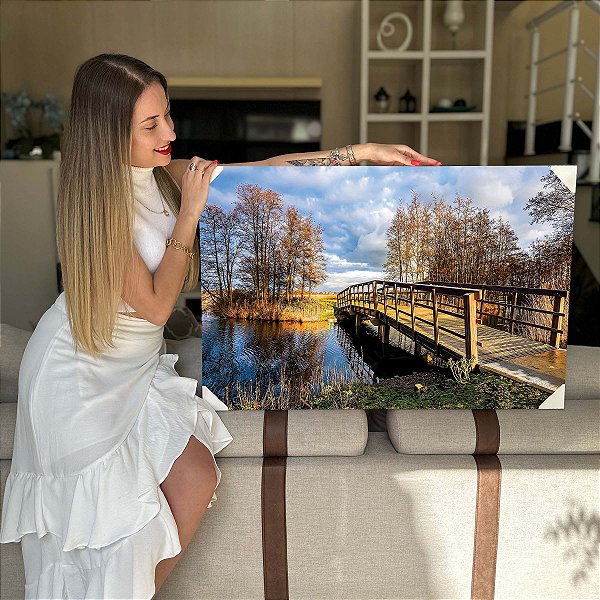 Quadro Decorativo Flutuante Paisagem Outono Ponte de Madeira sobre o Lago Horizontal