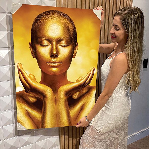 Quadro Decorativo Flutuante Beleza Feminina Face Feminina com Maquiagem Dourada e Olhos Fechados Vertical