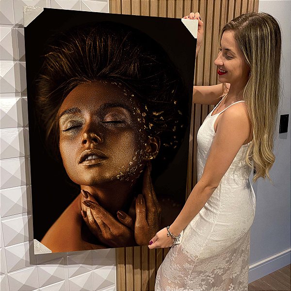 Quadro Decorativo Flutuante Mulher Beleza Feminina Maquiagem Dourada Gold Luxo Olhos Fechados Vertical