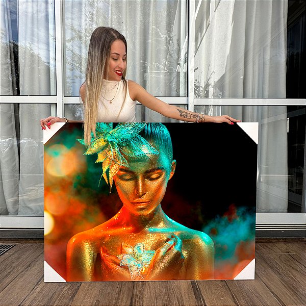 Quadro Decorativo Canvas Beleza Feminina Mulher Dourada de Olhos Fechados com Flores Horizontal