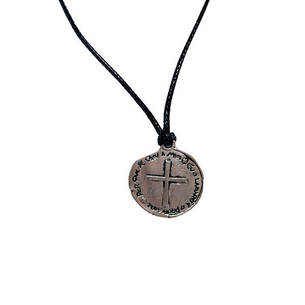 Cordão Medalha das Duas Cruzes Prata Velha Couro Sintético