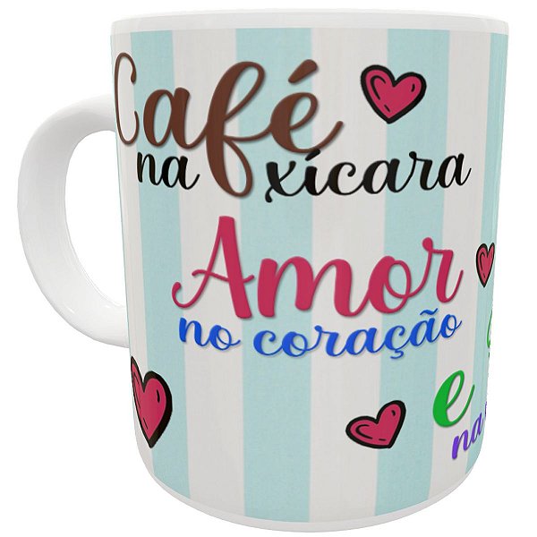 Caneca café na xicara amor no coração presente